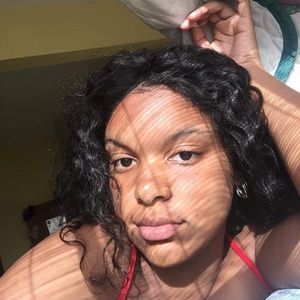 Meet your Posher, Karicia